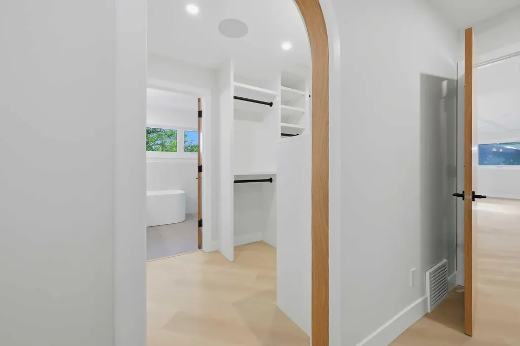 1132 Lake Sylvan Place SE Calgary AB T2J2P6
