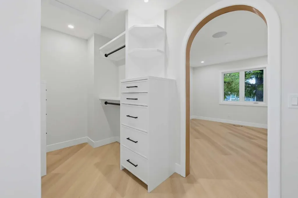 1132 Lake Sylvan Place SE Calgary AB T2J2P6