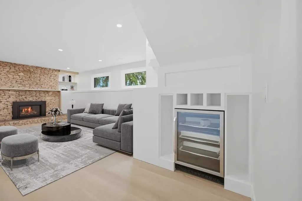 1132 Lake Sylvan Place SE Calgary AB T2J2P6