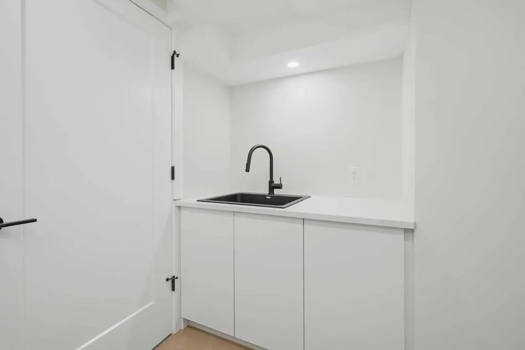 1132 Lake Sylvan Place SE Calgary AB T2J2P6