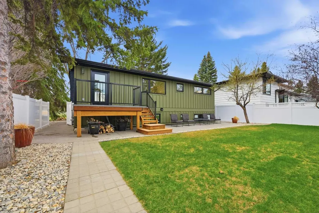 1132 Lake Sylvan Place SE Calgary AB T2J2P6