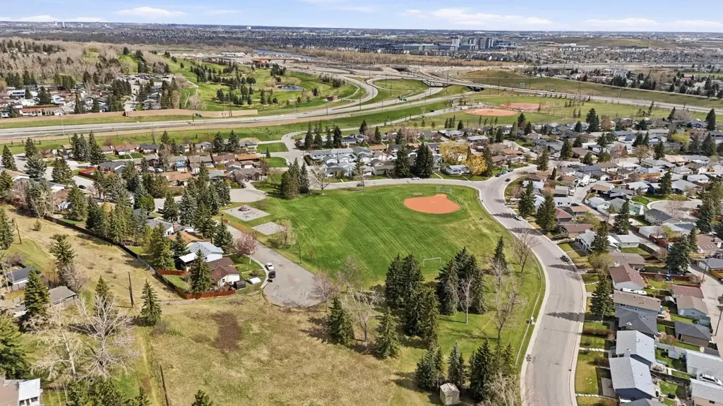 1132 Lake Sylvan Place SE Calgary AB T2J2P6