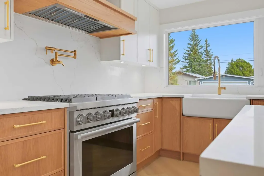 1132 Lake Sylvan Place SE Calgary AB T2J2P6