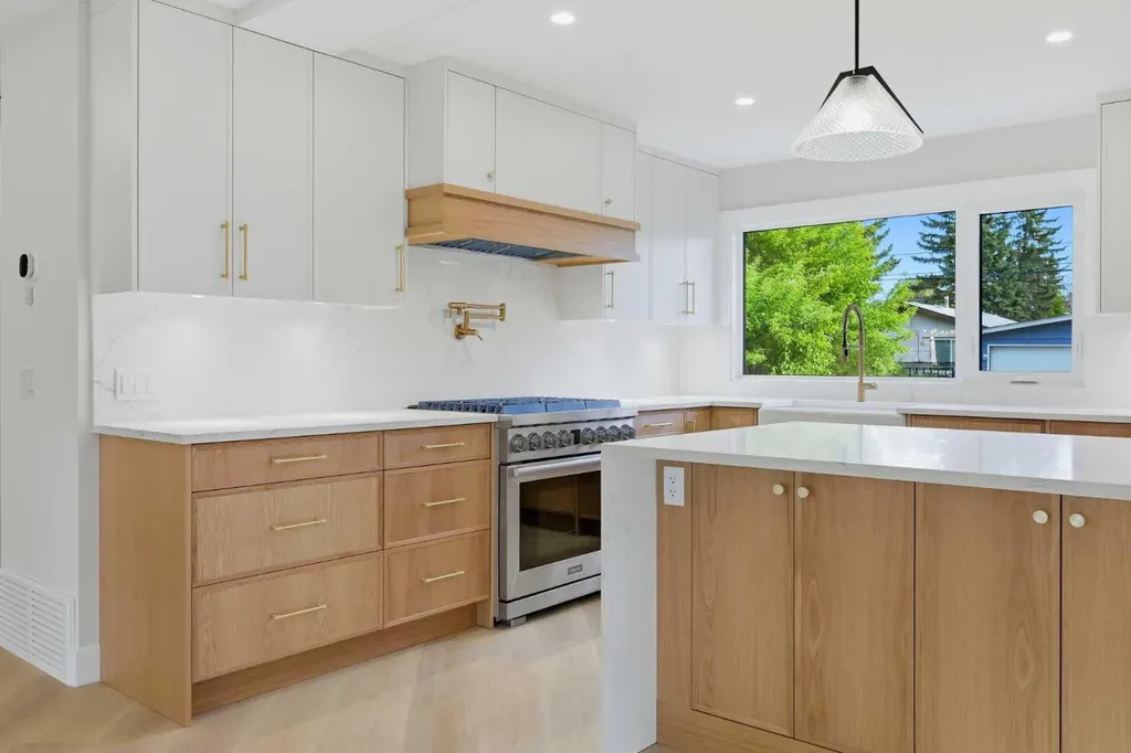 1132 Lake Sylvan Place SE Calgary AB T2J2P6