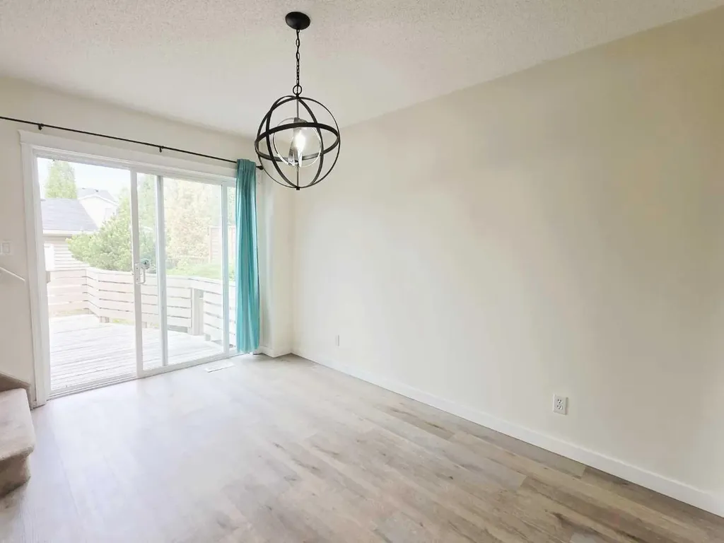 210 Prestwick Circle SE Calgary AB T2Z 3X5