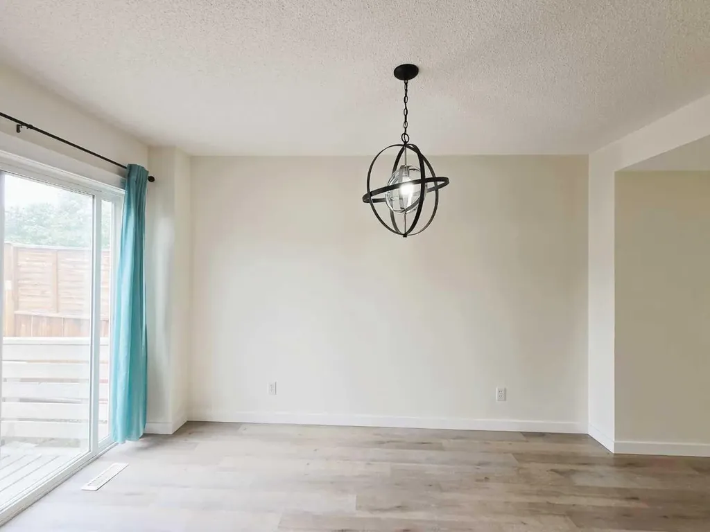 210 Prestwick Circle SE Calgary AB T2Z 3X5