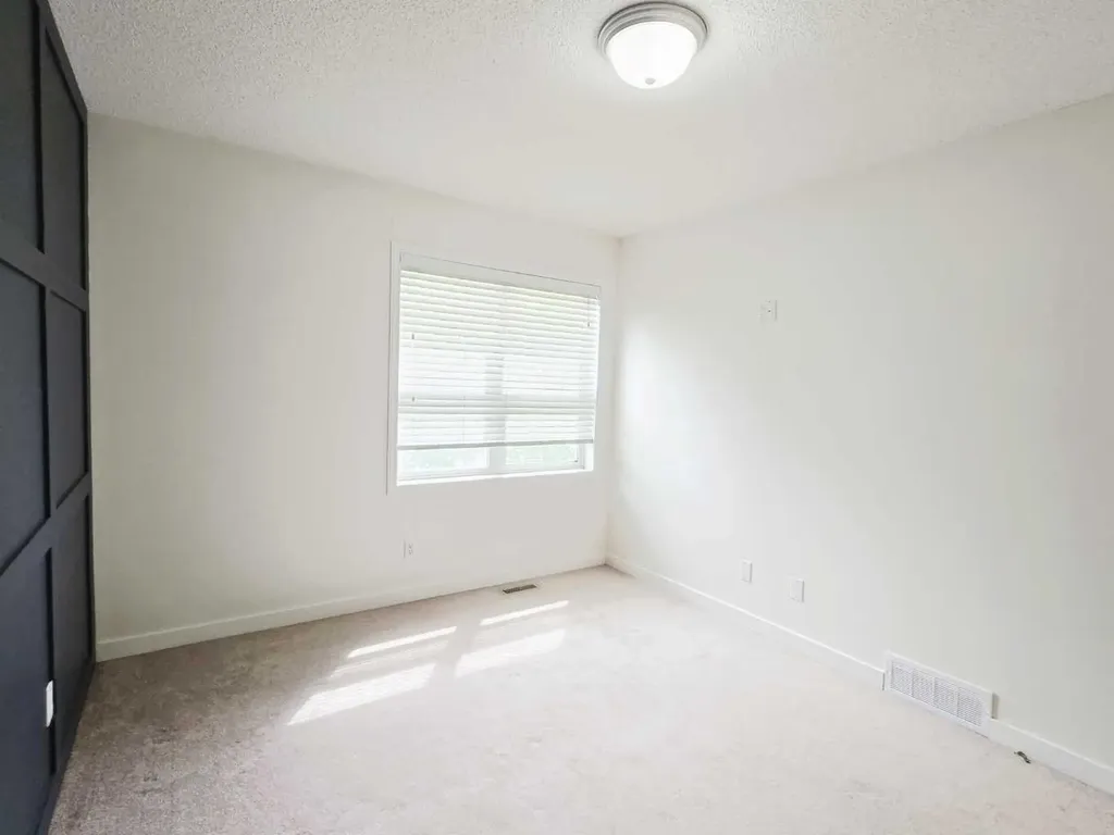 210 Prestwick Circle SE Calgary AB T2Z 3X5