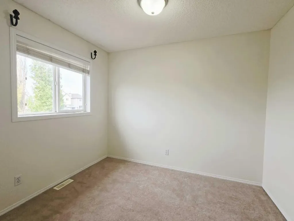 210 Prestwick Circle SE Calgary AB T2Z 3X5