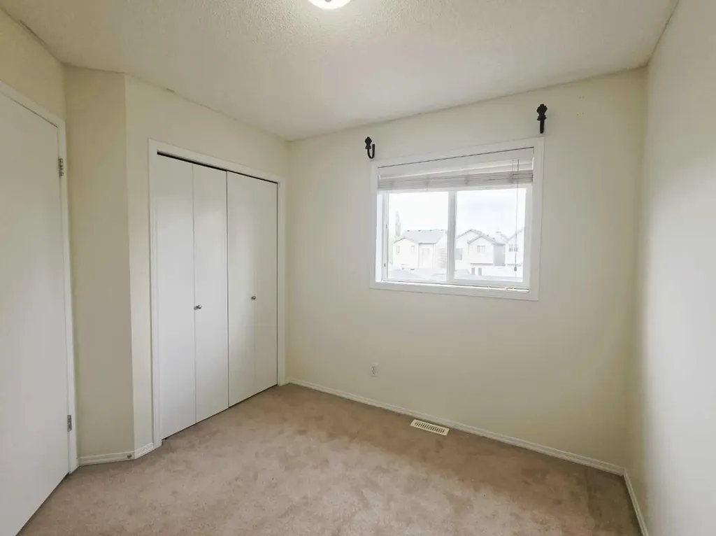 210 Prestwick Circle SE Calgary AB T2Z 3X5