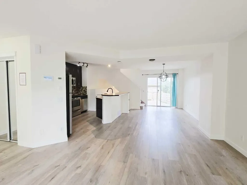 210 Prestwick Circle SE Calgary AB T2Z 3X5
