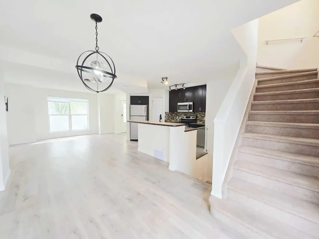 210 Prestwick Circle SE Calgary AB T2Z 3X5