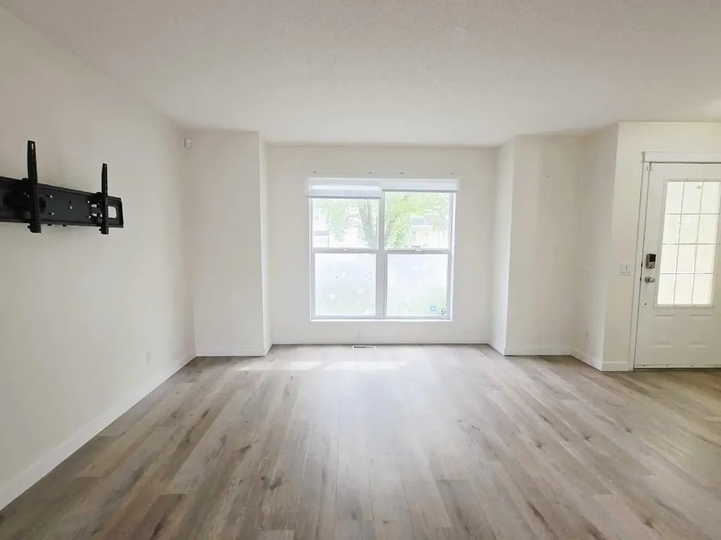 210 Prestwick Circle SE Calgary AB T2Z 3X5