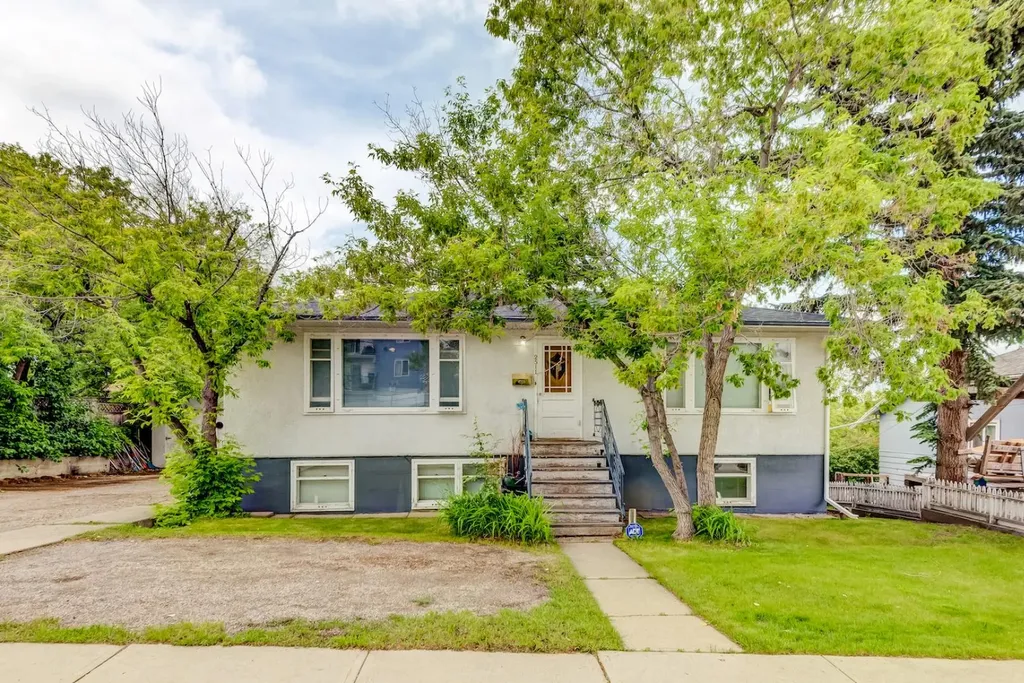 2511 15a Street SW Calgary AB T2T 4B8