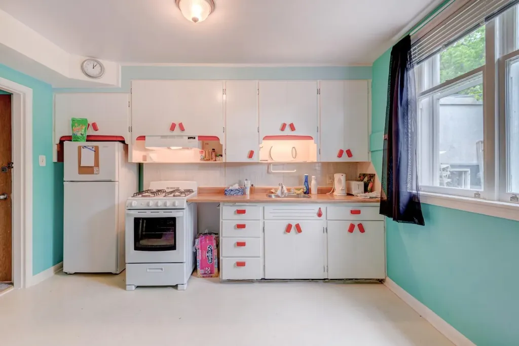 2511 15a Street SW Calgary AB T2T 4B8