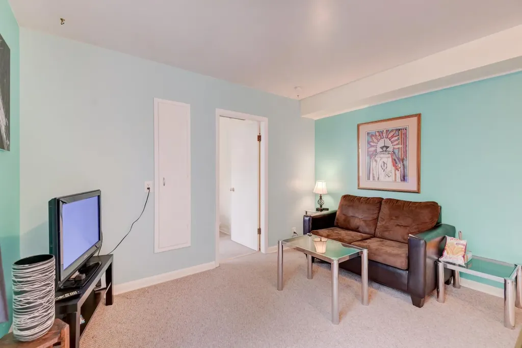2511 15a Street SW Calgary AB T2T 4B8