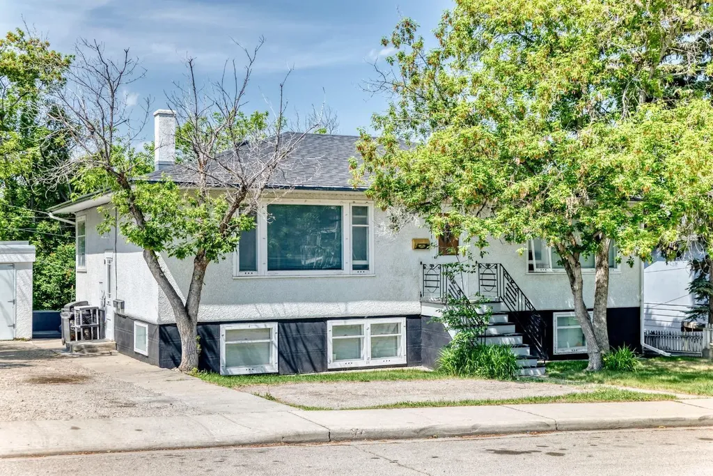 2511 15a Street SW Calgary AB T2T 4B8