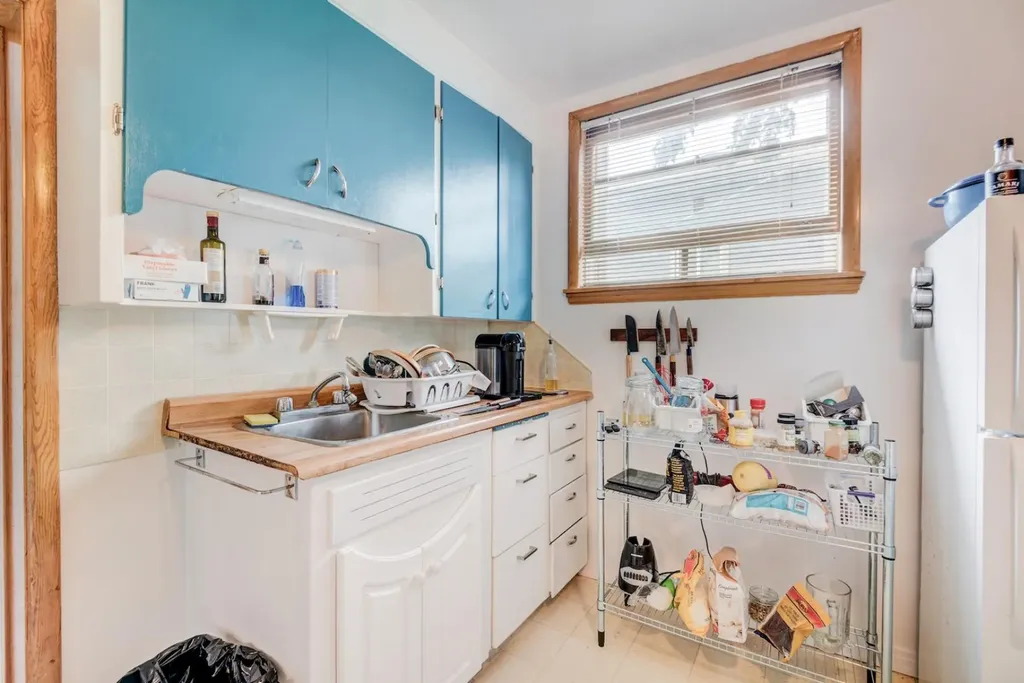 2511 15a Street SW Calgary AB T2T 4B8