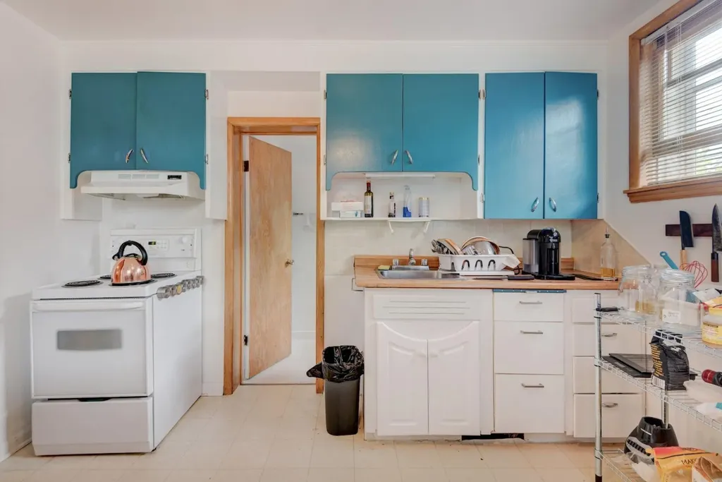 2511 15a Street SW Calgary AB T2T 4B8