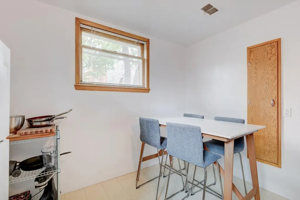 2511 15a Street SW Calgary AB T2T 4B8
