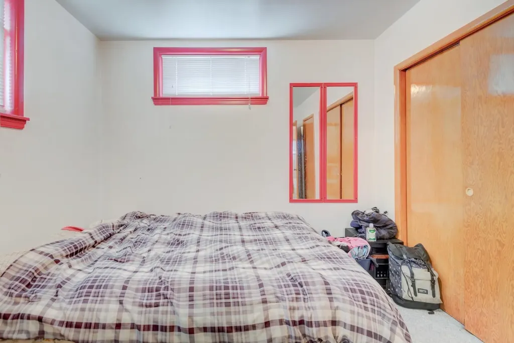 2511 15a Street SW Calgary AB T2T 4B8