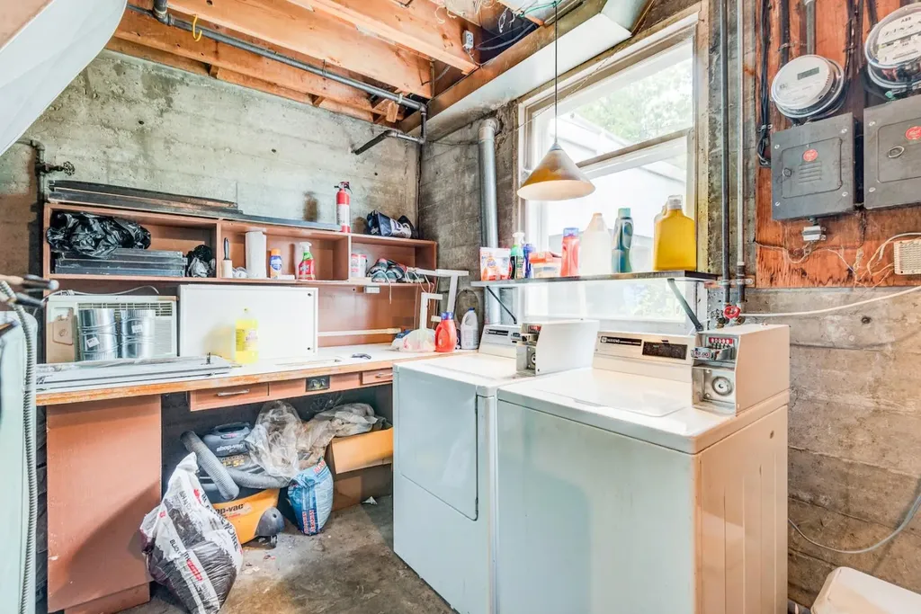 2511 15a Street SW Calgary AB T2T 4B8