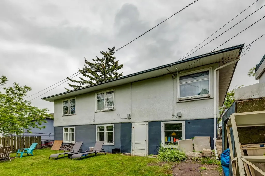 2511 15a Street SW Calgary AB T2T 4B8