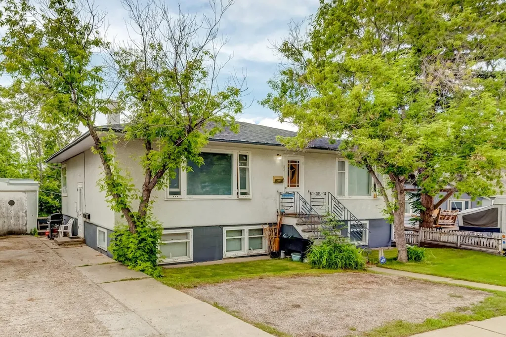 2511 15a Street SW Calgary AB T2T 4B8