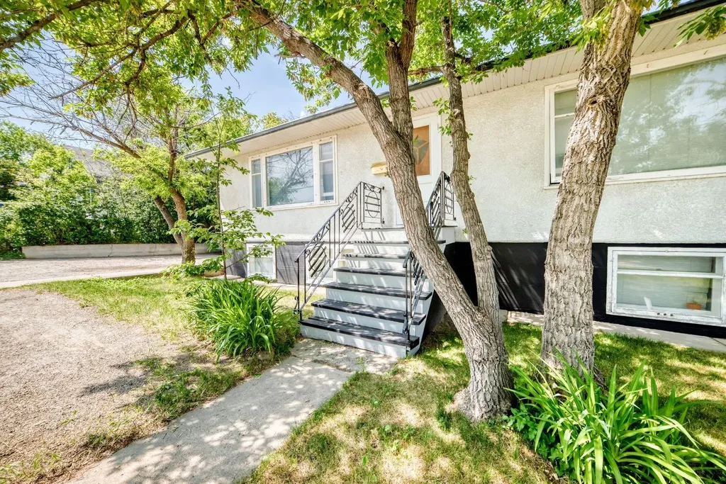 2511 15a Street SW Calgary AB T2T 4B8