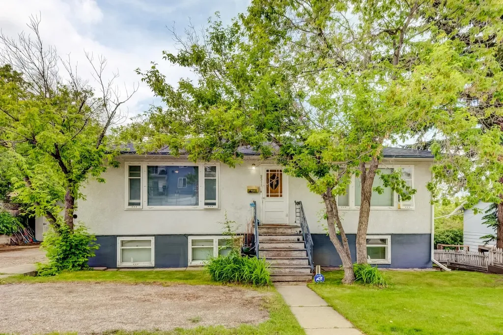 2511 15a Street SW Calgary AB T2T 4B8