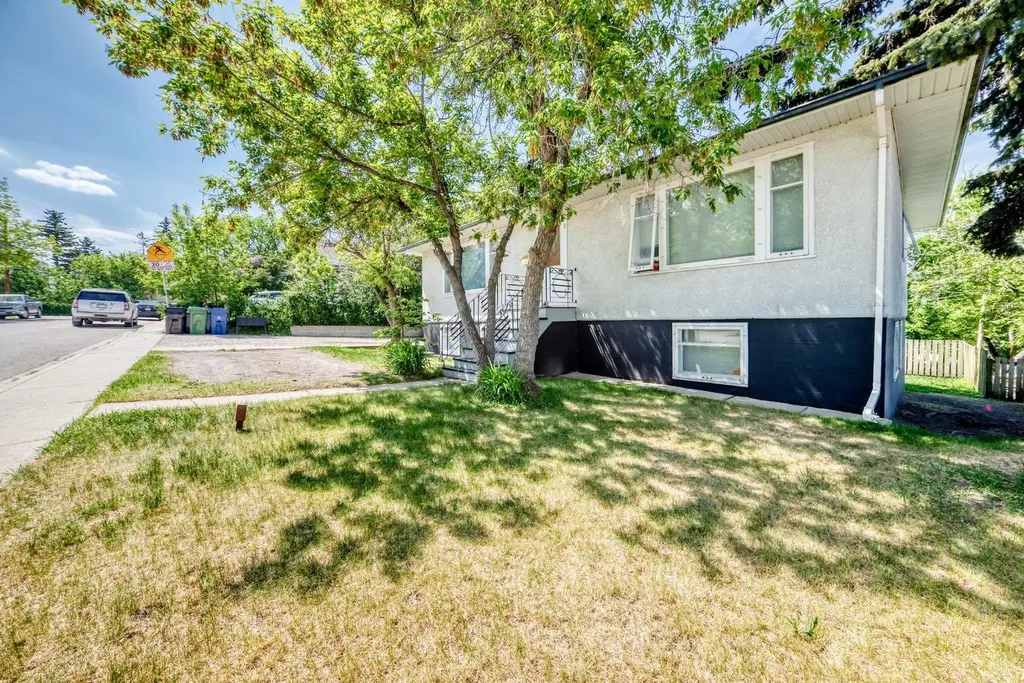 2511 15a Street SW Calgary AB T2T 4B8