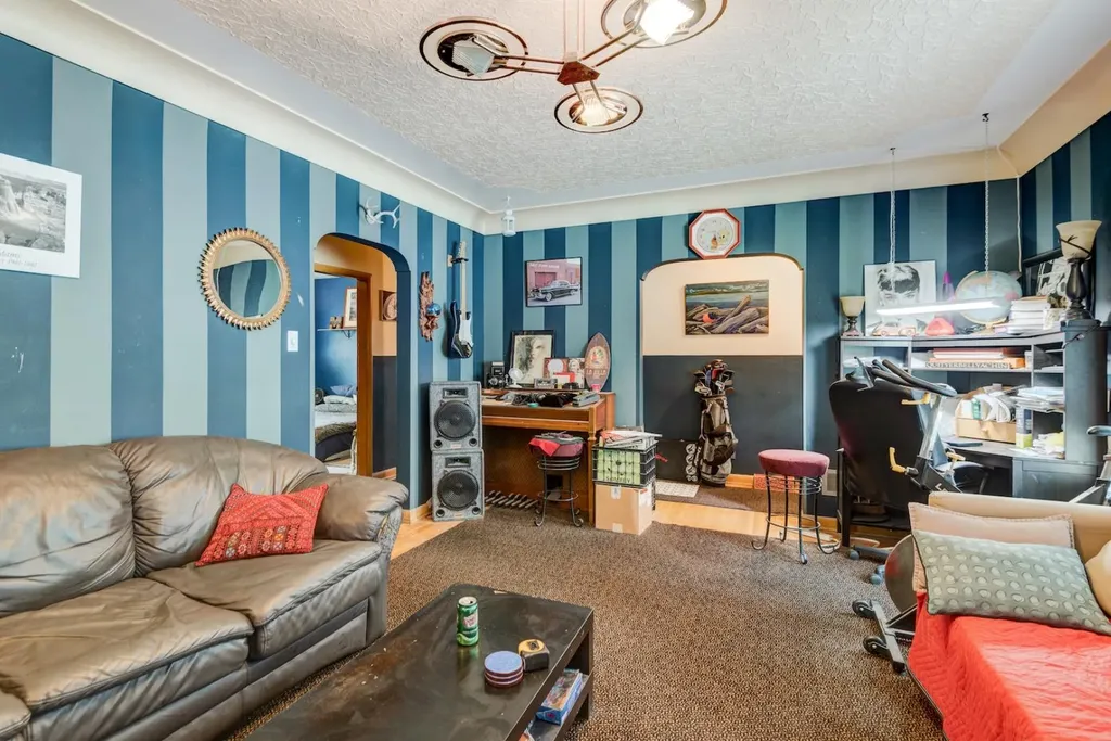 2511 15a Street SW Calgary AB T2T 4B8
