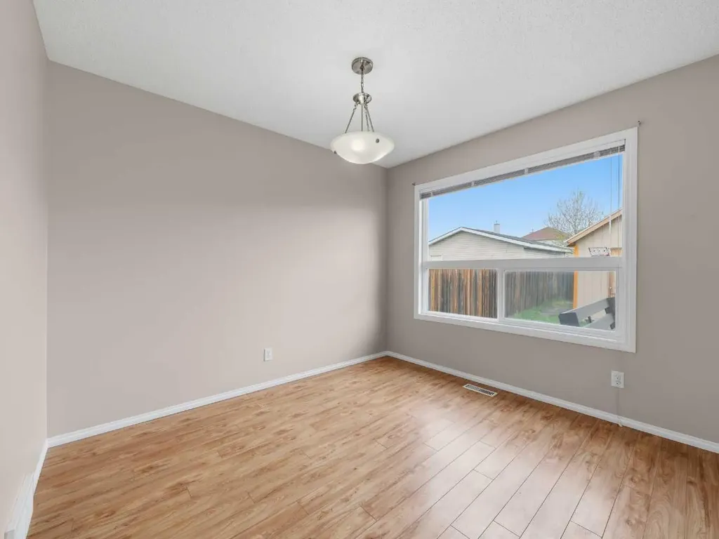 128 Taradale Drive NE Calgary AB T3J 5A9