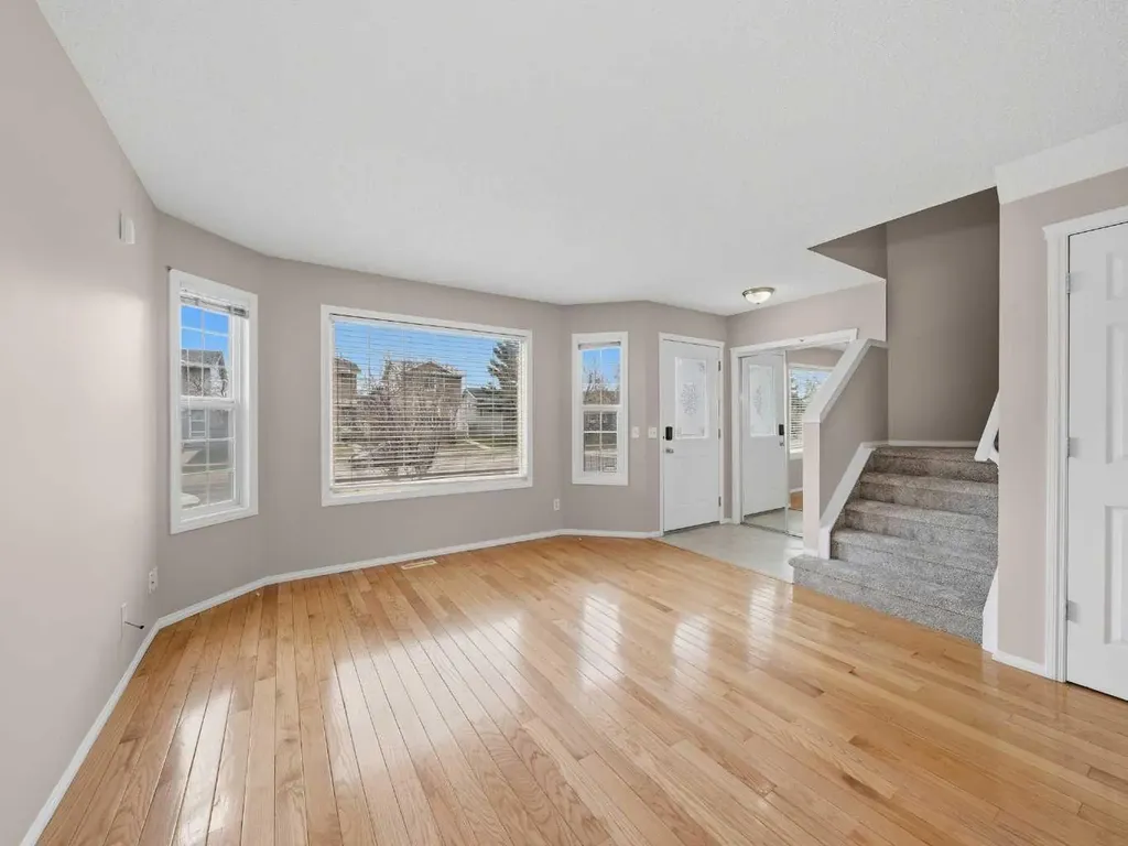 128 Taradale Drive NE Calgary AB T3J 5A9