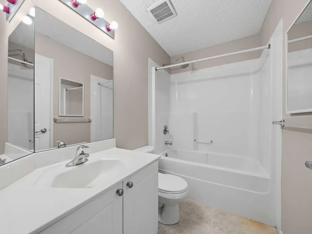 128 Taradale Drive NE Calgary AB T3J 5A9