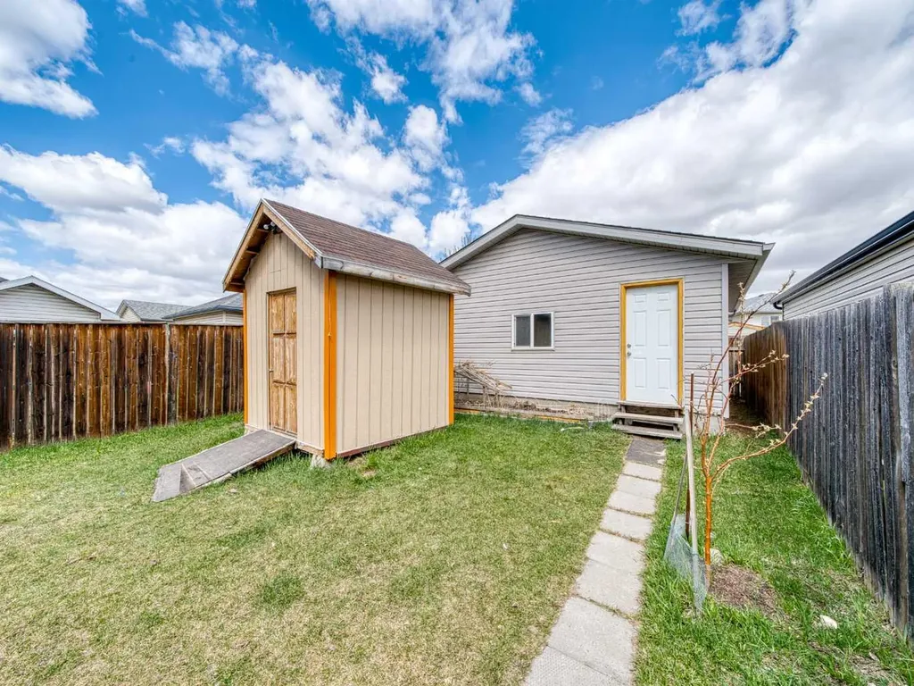 128 Taradale Drive NE Calgary AB T3J 5A9