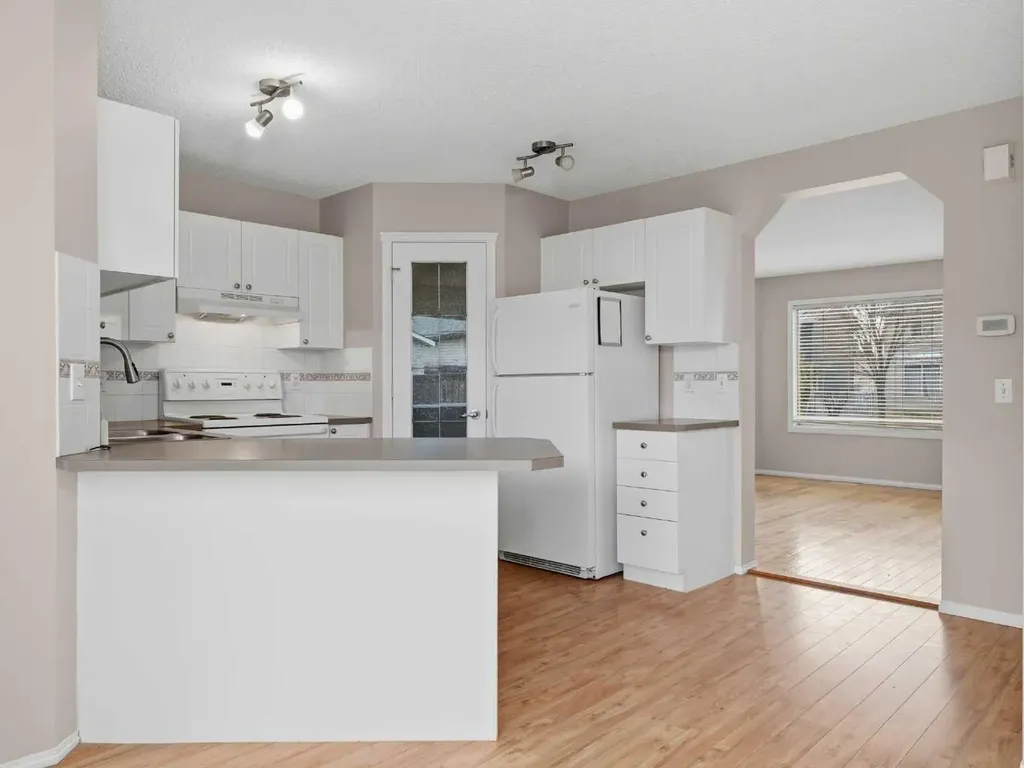 128 Taradale Drive NE Calgary AB T3J 5A9