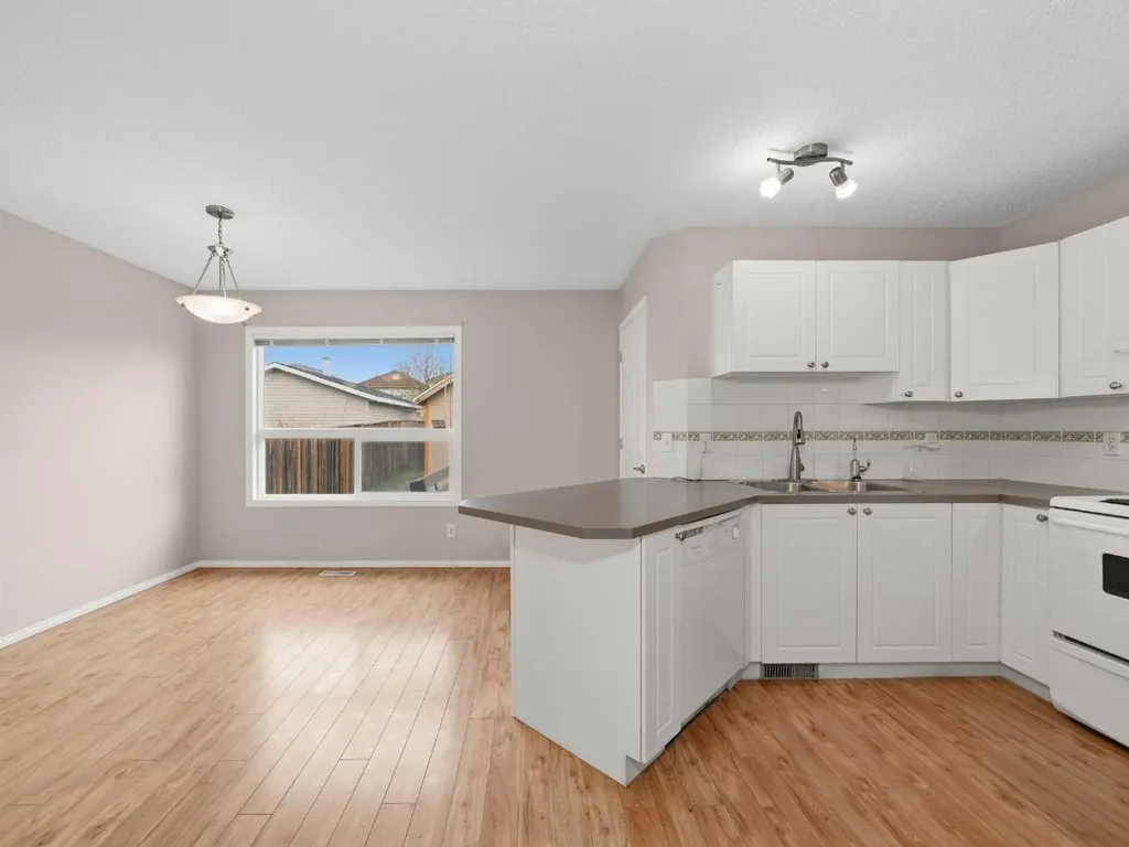 128 Taradale Drive NE Calgary AB T3J 5A9