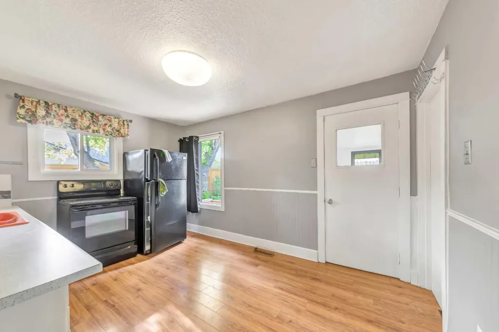 5207 48 Street Lloydminster AB T9V 0J2