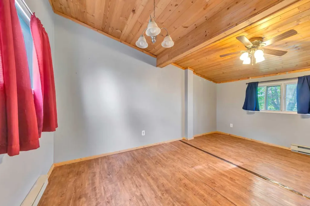 5207 48 Street Lloydminster AB T9V 0J2