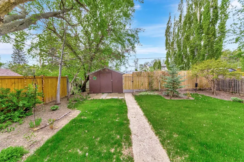 5207 48 Street Lloydminster AB T9V 0J2
