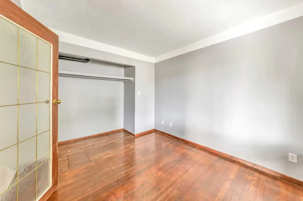 5207 48 Street Lloydminster AB T9V 0J2