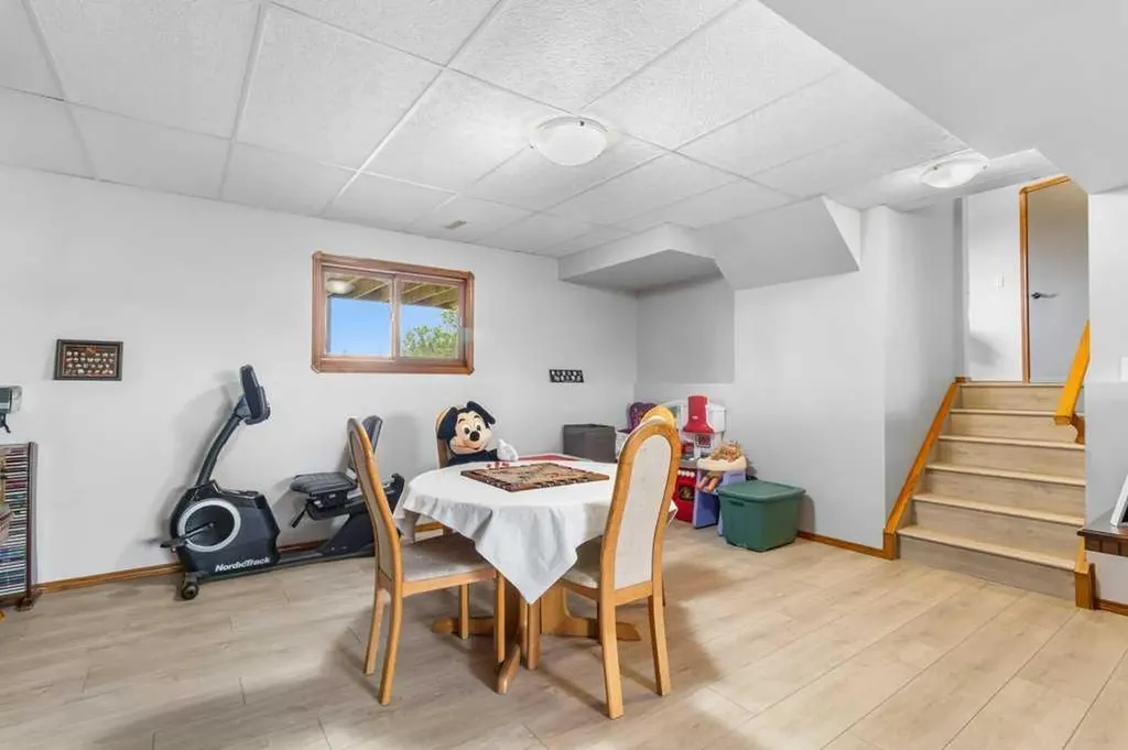 1271 Township Road 392 Rural Red Deer County AB T4S 1R7