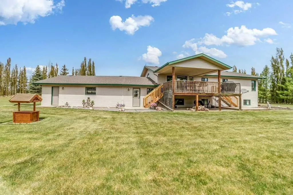 1271 Township Road 392 Rural Red Deer County AB T4S 1R7