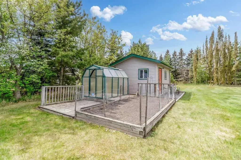 1271 Township Road 392 Rural Red Deer County AB T4S 1R7
