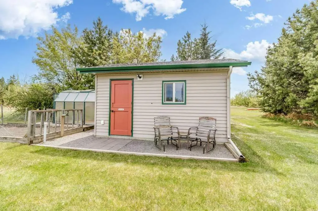 1271 Township Road 392 Rural Red Deer County AB T4S 1R7