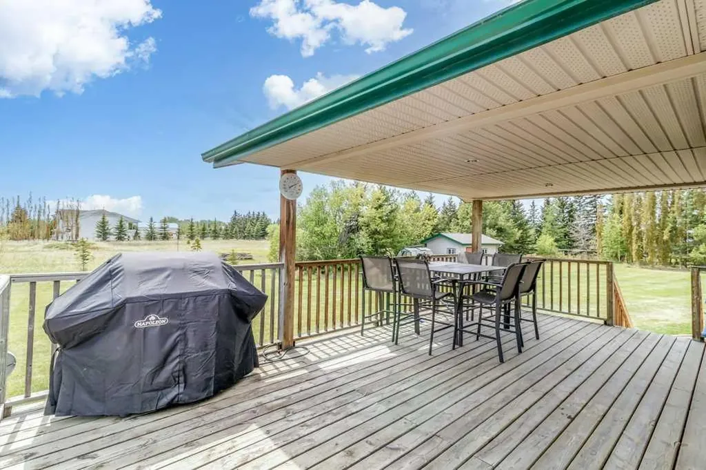 1271 Township Road 392 Rural Red Deer County AB T4S 1R7