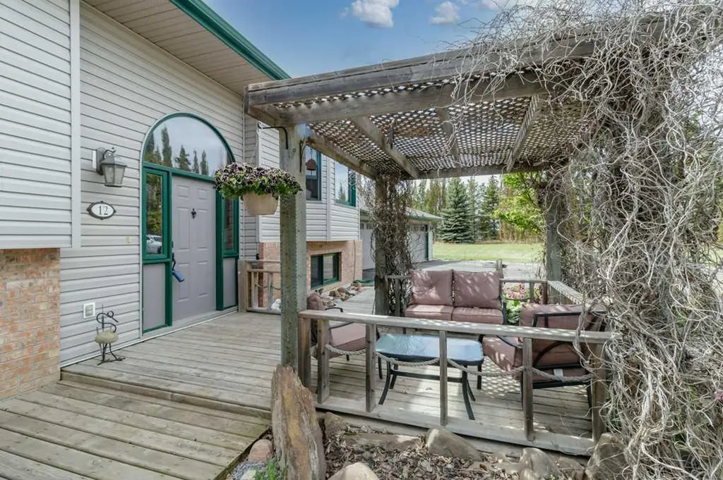 1271 Township Road 392 Rural Red Deer County AB T4S 1R7