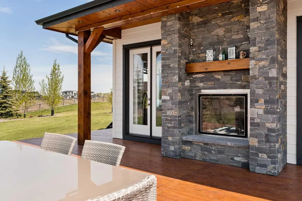 14 Silverhorn Park Rural Rocky View County AB T3R0X3