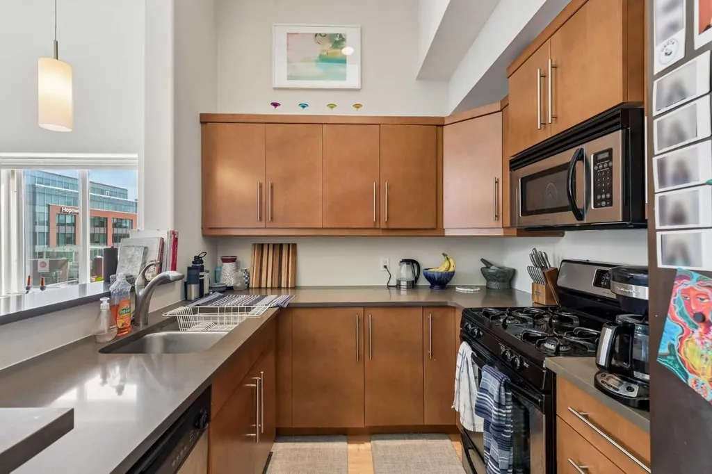 509 21 Avenue SW Calgary AB T2S 0G9