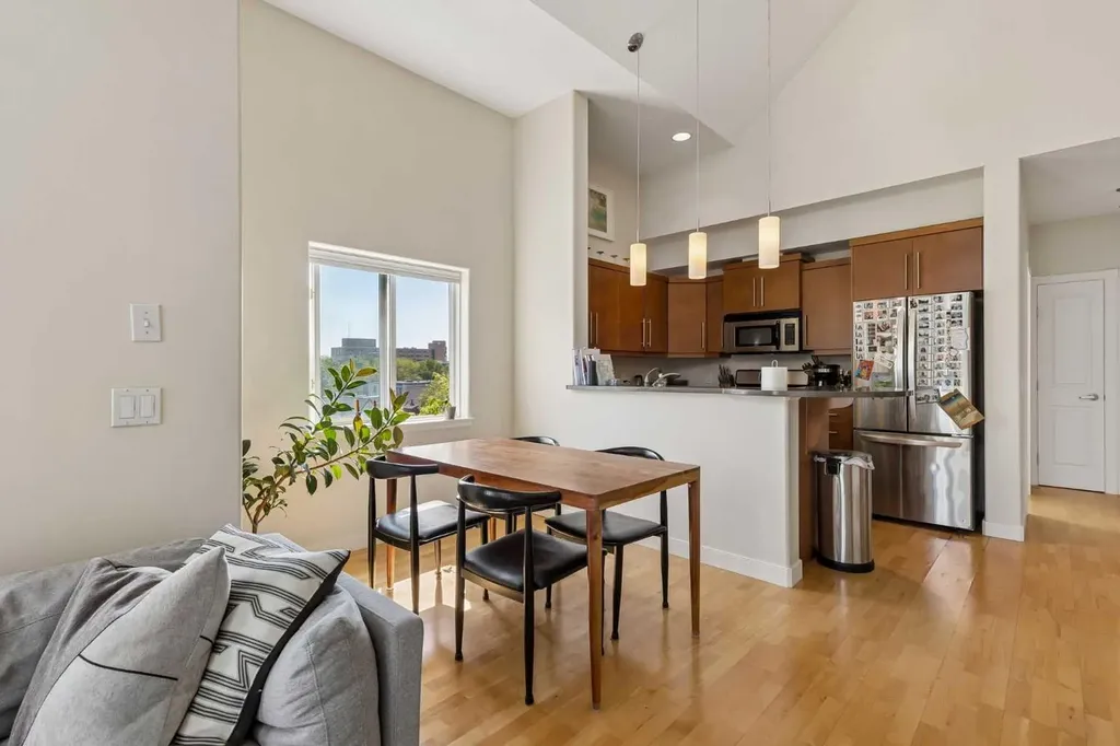 509 21 Avenue SW Calgary AB T2S 0G9